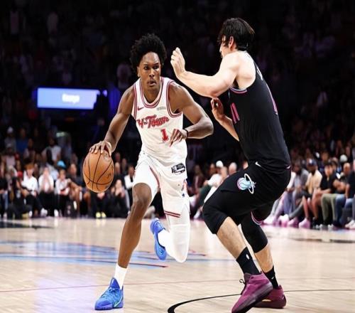 先發(fā)控衛(wèi)出場(chǎng)時(shí)間回到37分鐘，火箭也是又一次走向了失敗