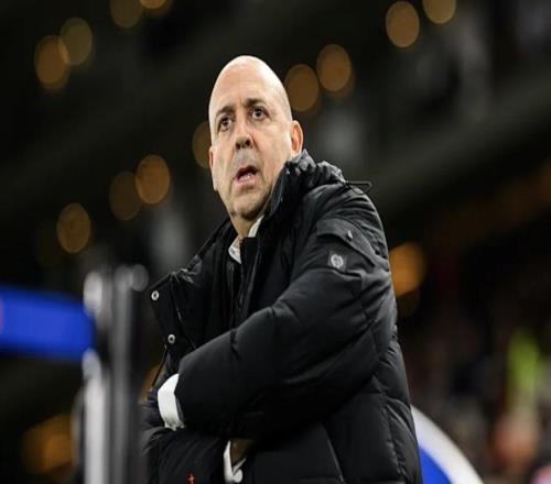 不滿其未判罰點(diǎn)球，藥廠CEO沖向裁判更衣室時(shí)高喊這白癡在哪