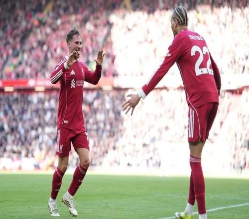 英超第二隊！利物浦半場角球破門戴帽，復刻曼聯(lián)神跡，槍手做不到