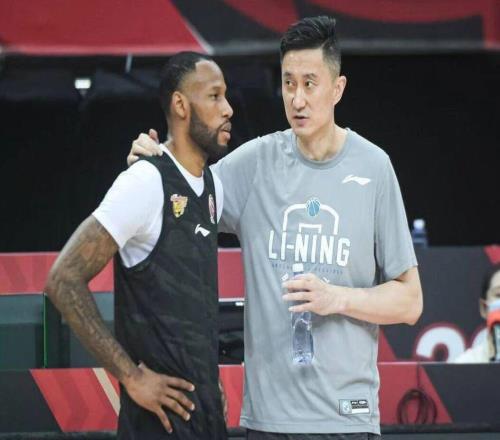 廣東男籃三冠功勛成為教練，上海外援回歸困難，四川又成全華班