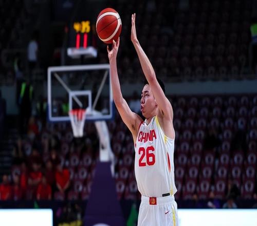 10093洗刷13年前恥辱！2場(chǎng)大逆轉(zhuǎn)，中國男籃再贏日本就提前晉級(jí)