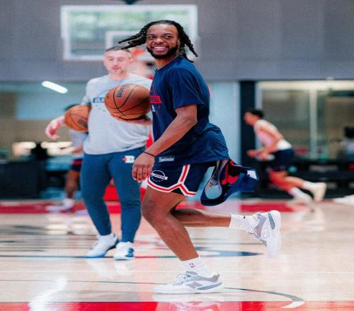 等到了！1換2，快船生涯首秀，26歲全明星能拯救泰倫盧嗎