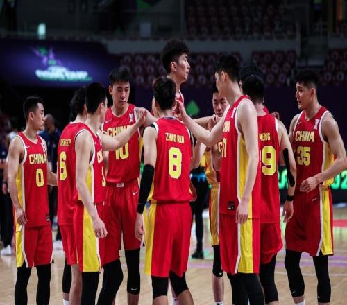 中國男籃為啥被沒歸化的韓國打花2場球迷：因?yàn)橛兄茜蛷埞? />
<div   id=