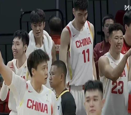 中國男籃逆轉(zhuǎn)臺北，李弘權(quán)正負值+21，賽后評分出爐，張鎮(zhèn)麟4.6分