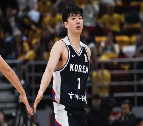 世預(yù)賽迎來關(guān)鍵轉(zhuǎn)折！中國男籃連獲三個好消息，贏球直接升至第二