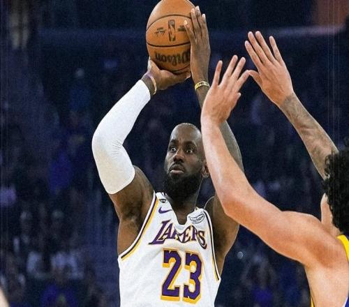 東契奇生日夜26+6+8，詹皇準(zhǔn)三雙造2大紀(jì)錄，湖人大勝勇士止3連敗