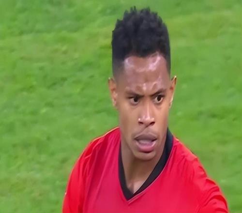 中超冬窗關閉，申花最壕，泰山隊0支出，一隊白撿3個寶貝爭冠有戲