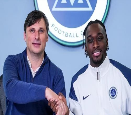 國(guó)足又一理想歸化鋒霸浮現(xiàn)，24球19助攻閃耀中超，就等邵佳一點(diǎn)頭