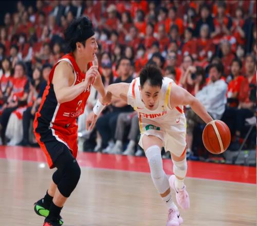 連續(xù)2場用三分拯救球隊！2戰(zhàn)合計27分，郭士強還得繼續(xù)吃嫡系老本