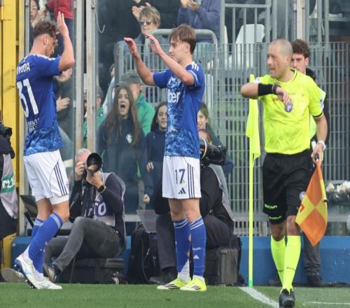 意甲最新積分戰(zhàn)報：科莫超越尤文，那不勒斯絕殺，國米8連勝