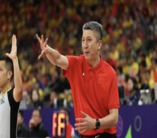 郭士強(qiáng)：中國(guó)男籃非常團(tuán)結(jié)，連續(xù)兩場(chǎng)逆轉(zhuǎn)依靠為國(guó)而戰(zhàn)的信仰