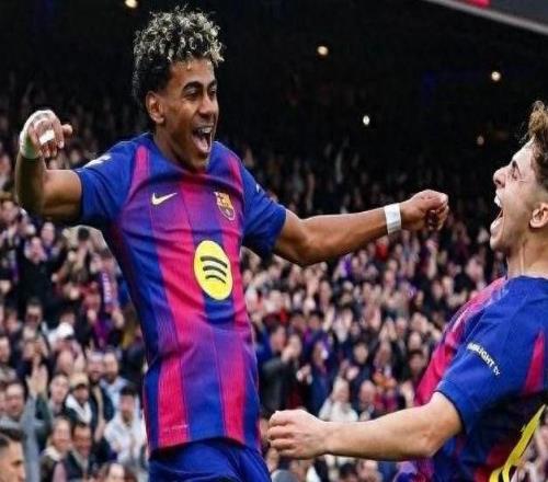 亞馬爾職業(yè)生涯首演“帽子戲法”，巴薩大勝穩(wěn)居榜首