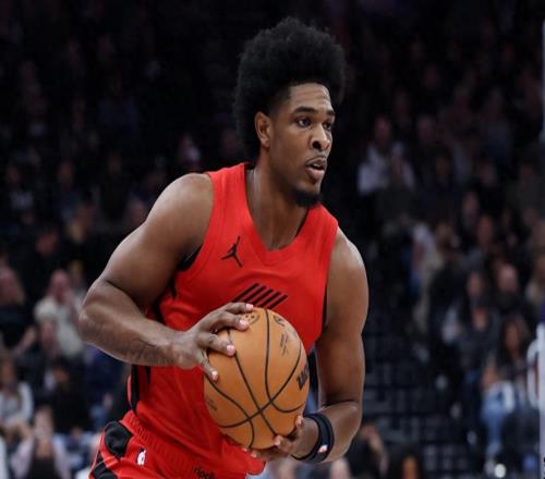 三分7中0，正負(fù)值10！天才探花刷20分都難，球迷：不如杰倫格林