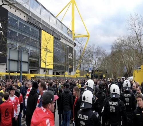 德媒：有29名拜仁球迷試圖用非正規(guī)門票進(jìn)場(chǎng)，警方與之起沖突