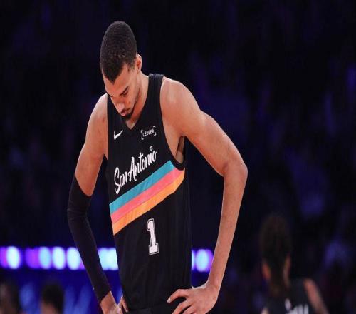 11連勝終結(jié)，文班空砍25+13+4帽！4點(diǎn)證明馬刺這場硬碰硬輸?shù)貌辉? />
<div   id=