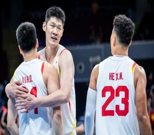 18投13中砍35分18板！胡金秋這2戰(zhàn)太穩(wěn)了：男籃新一哥就是他