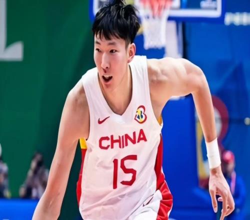 周琦+3海外回歸！男籃下個世預(yù)賽基本15選12，內(nèi)線鋒線實力強(qiáng)勁！