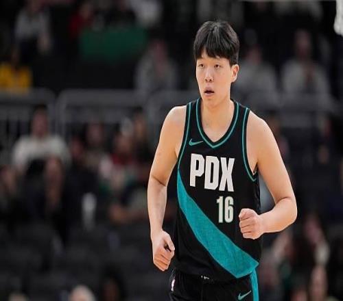 又是折返跑的一天，楊瀚森登場(chǎng)6分鐘1中0得到1板1助&遭隔扣