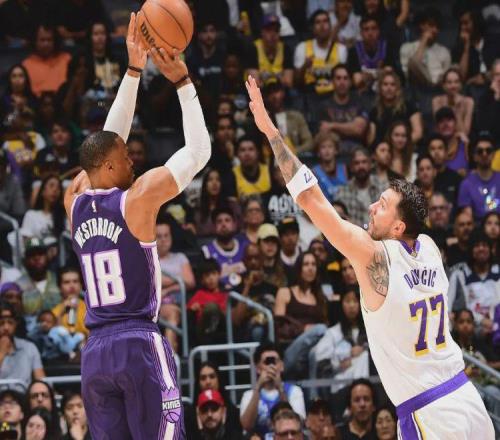 湖人大勝24分！威少和對手沖突！詹姆斯統(tǒng)治第四節(jié)