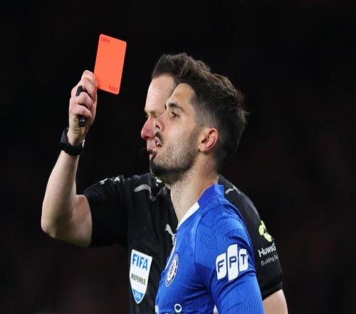 切爾西本賽季英超已領(lǐng)到7張紅牌，創(chuàng)隊(duì)史單賽季新高