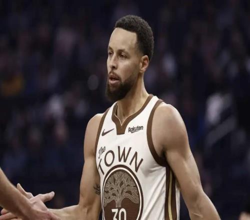 隊記：庫里將在10天后評估膝蓋傷勢，會至少再缺席五場比賽