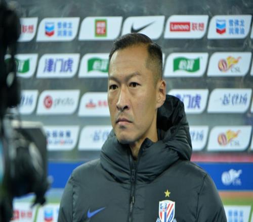 有失公允37歲吳曦?cái)孬@中國(guó)金球獎(jiǎng)，論數(shù)據(jù)韋世豪不服，球迷熱議