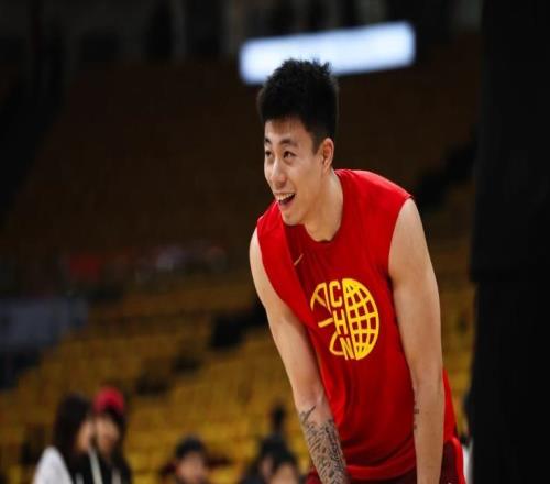 問(wèn)診張鎮(zhèn)麟：兩戰(zhàn)4中1成男籃最大失意者短板依舊國(guó)家隊(duì)前景堪憂(yōu)