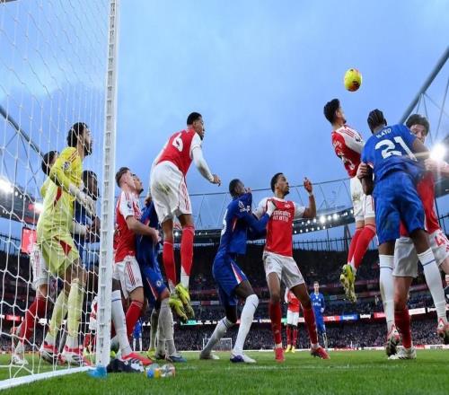 在羅塞尼爾執(zhí)教的13場比賽中，切爾西因定位球丟了7球