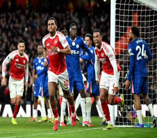 阿森納靠角球戰(zhàn)術扛過切爾西，爭冠路上學會在逆境中生存