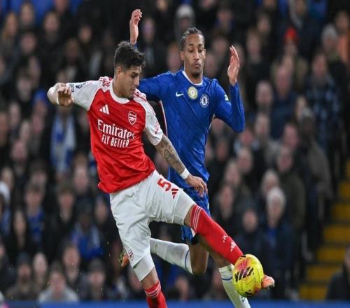 英超2：1險勝切爾西，阿森納繼續(xù)領(lǐng)跑積分榜，爭冠如火如荼