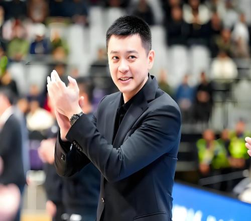 不是胡金秋，不是趙繼偉！楊鳴點(diǎn)贊男籃3人，是贏球的關(guān)鍵