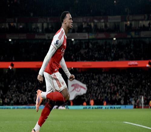 21！阿森納苦勝10人切爾西，領先曼城5分，進攻艱難3球全是角球