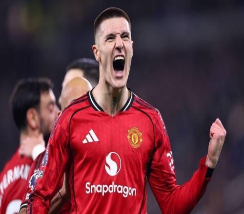 曼聯(lián)躋身前3！英超11戰(zhàn)不敗，8年首次雙殺水晶宮，延續(xù)5紀錄