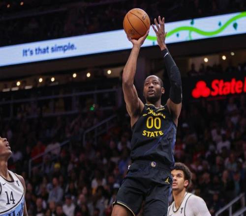 換隊(duì)即巔峰！場(chǎng)均22+7+命中率68%，2換1神級(jí)交易，感謝勇士