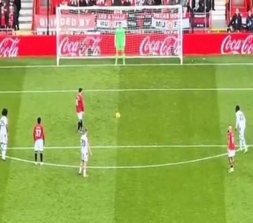 略緊張，卡塞米羅不敢看B費罰點球