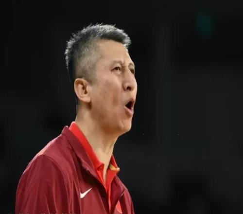 男籃二連勝，郭士強(qiáng)不用下課，張鎮(zhèn)麟、焦泊喬不該再入選國(guó)家隊(duì)