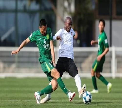 泰山踩雷新外援踢不了90分鐘三后衛削弱后腰拿不下遼寧別意外