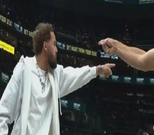 確認了！交易首秀！NBA第一個轉(zhuǎn)會球星