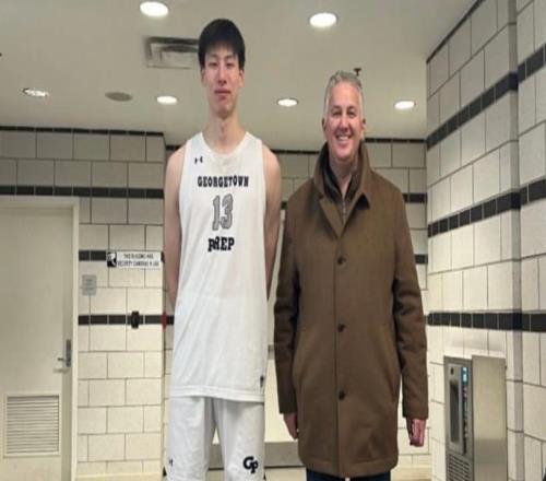 奪冠+MVP！中國(guó)男籃18歲2米15新星崛起閃耀：曾單場(chǎng)轟30+8真猛