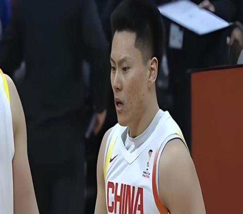 有情有義！上海隊特地給李弘權(quán)放長假，讓其享受“奶爸”時光