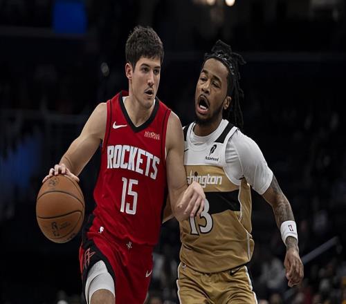 傳球能力竟然相當(dāng)不錯(cuò)，他才是最適合擔(dān)任火箭先發(fā)控衛(wèi)的球員