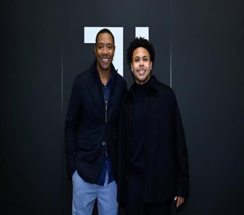 麥肯尼分享續(xù)約照片：開(kāi)心到極點(diǎn)，又一個(gè)四年