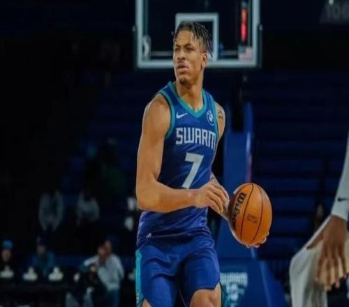 山東男籃官宣約翰遜加盟，邱彪迎來(lái)一把雙刃劍，克里斯或被邊緣化