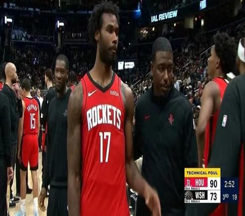 伊森臟動作+怒噴主帥，母親無腦護(hù)短，火箭該留這定時炸彈嗎