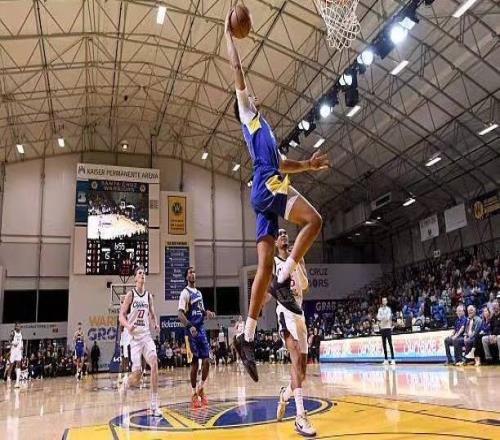 相當(dāng)可靠的得分手！勇士二隊(duì)后場(chǎng)新秀的表現(xiàn)真是漸入佳境