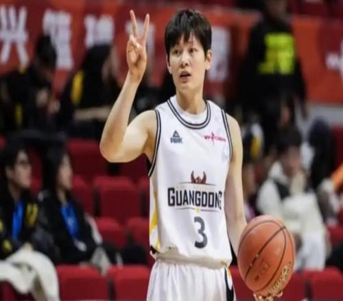 慘遭15分大逆轉(zhuǎn)！女籃霸主加時3分惜?。簵盍S空砍14分3板4助！