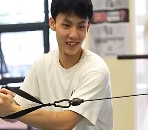 男籃后衛(wèi)線大換血！胡明軒因傷被迫退出，徐杰國家隊生涯結(jié)束了