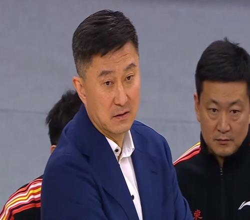 不再擔(dān)任廣東隊主教練杜鋒最新職位曝光，朱芳雨送出祝福！