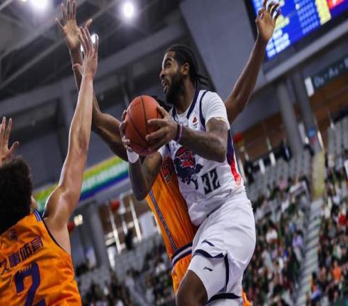 山東男籃全力橫掃廣州男籃！超級外援或上演首秀，邱彪要?dú)⑦M(jìn)前四