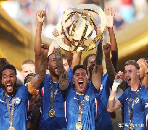 差距！切爾西半年已掙兩億，曼聯(lián)送走阿莫林，付出一半盈利的代價(jià)